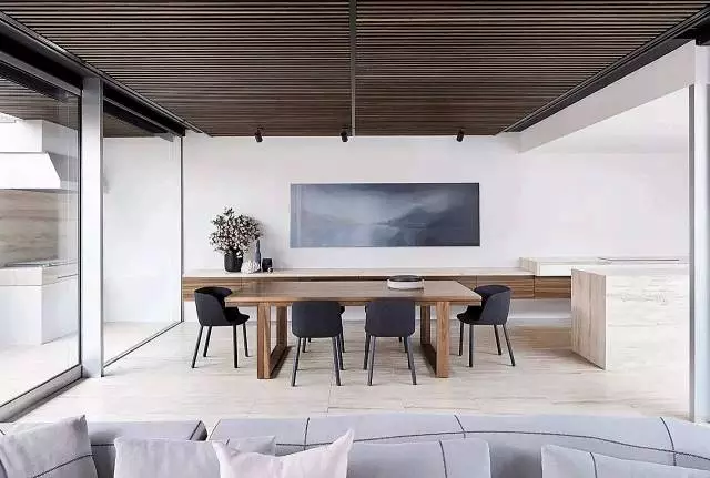 越白，越简，越极致！