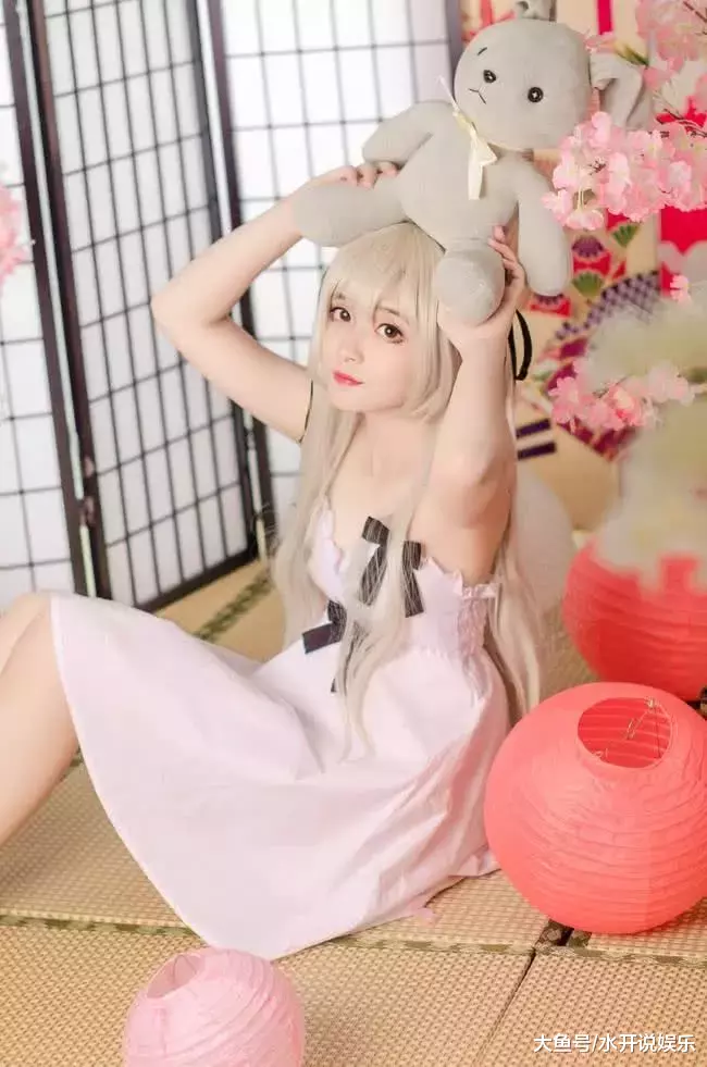 小姐姐穿睡衣cos穹妹？目测就17岁！网友：年纪小就是不一样