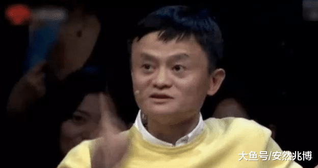 女面试官：你和我一起出差酒店就剩一间房咋办？第3位回答被录用