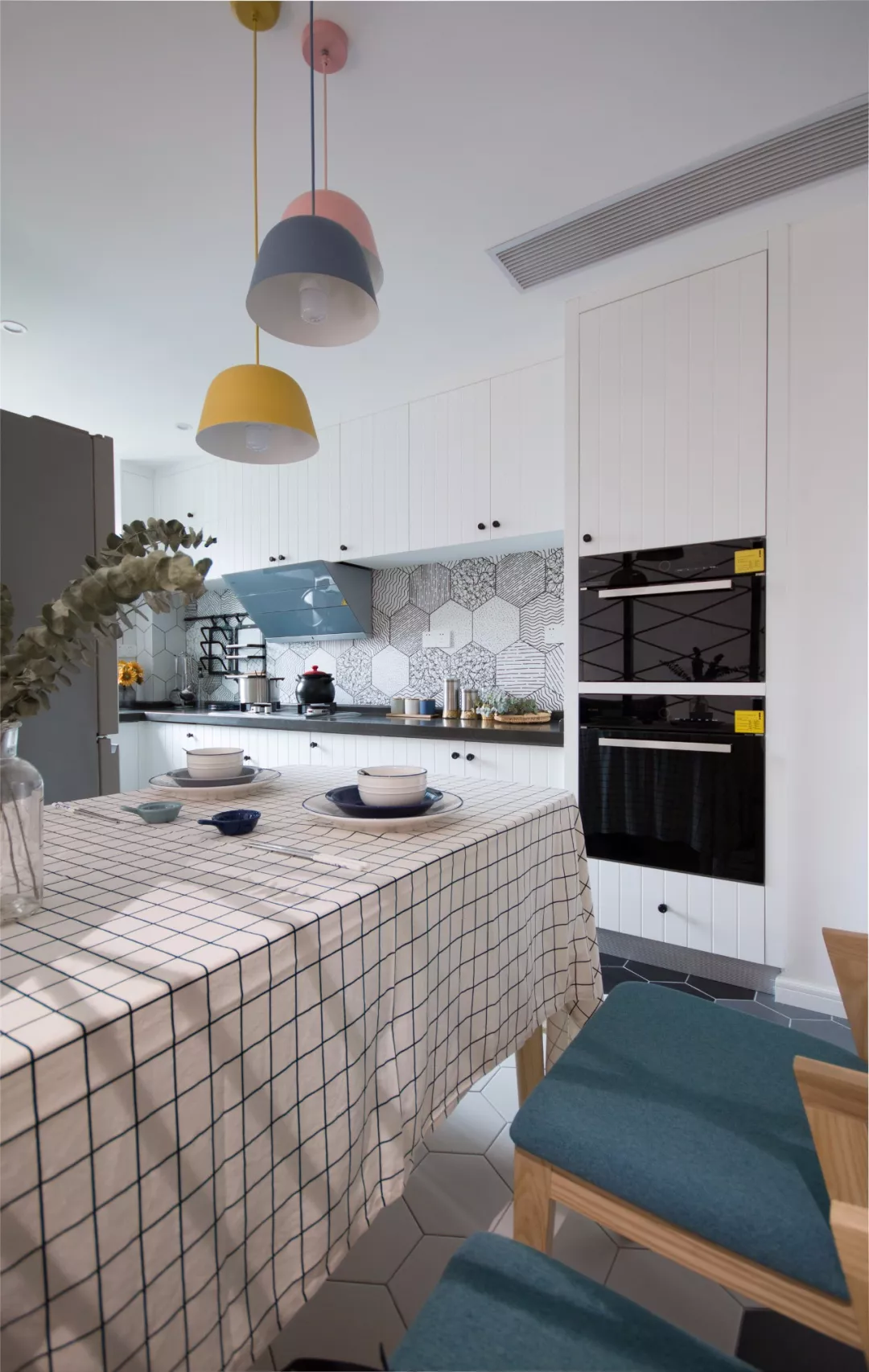 108平的简约风三居室，婚房做成这样更加惬意舒适