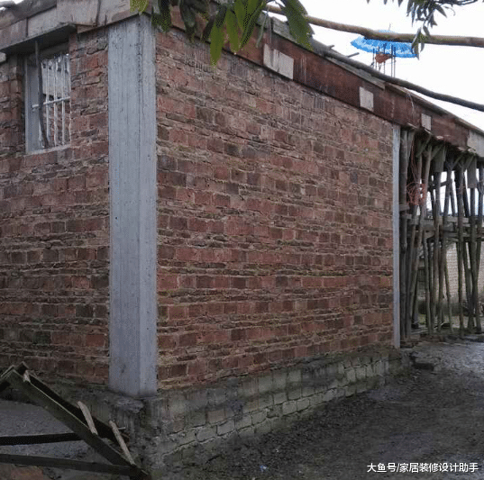 累死累活打工三年攢30萬回農村建房一棟，完工后全村慶賀另眼相看