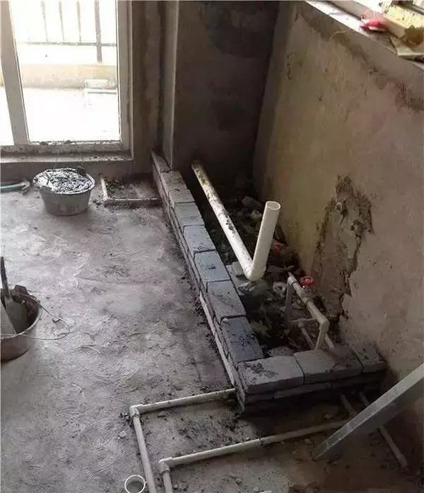 老爸亲手砌橱柜，效果真不赖，左邻右舍看了都来找我爸帮他们砌！