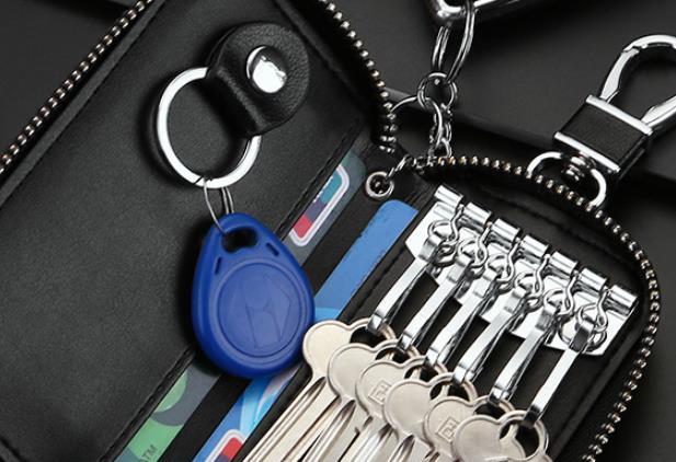 汽车此处“藏”着备用钥匙！8成司机还不知晓，再也不砸车窗了，真后悔