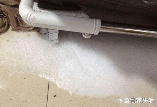 洗衣机水管直接插地漏，每次洗衣服都溢水，师傅一看就说不好了