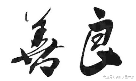 狗崽痛失媽媽孤苦伶仃，母猴發現做出的舉動，讓人感動不已