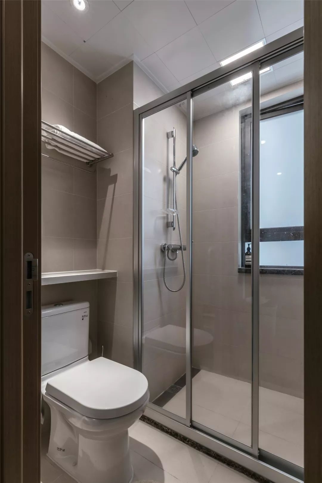 72㎡简约MUJI风，简单舒适的空间，沉稳端庄