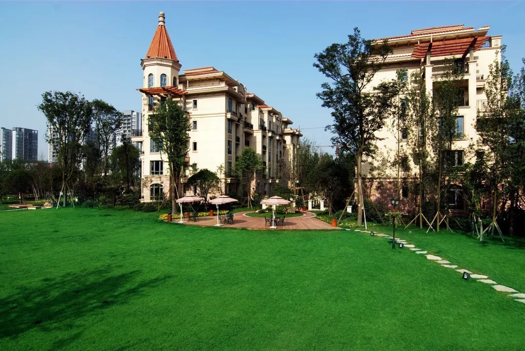 华岩新城被抛弃了吗？继麦德龙过后，宜家也黄了！