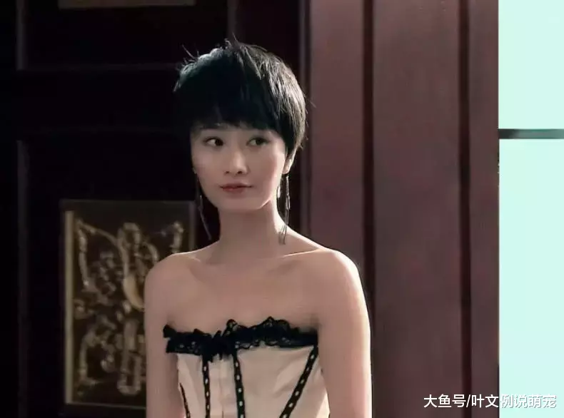 而且不得不说，赵泰的眼光还是很毒的，一眼就看中这样的美女。