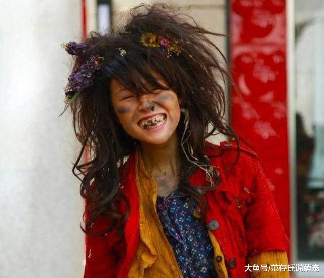 刘亦菲扮乞丐眼神好无辜，江一燕的乞丐造型估计没人能超越了