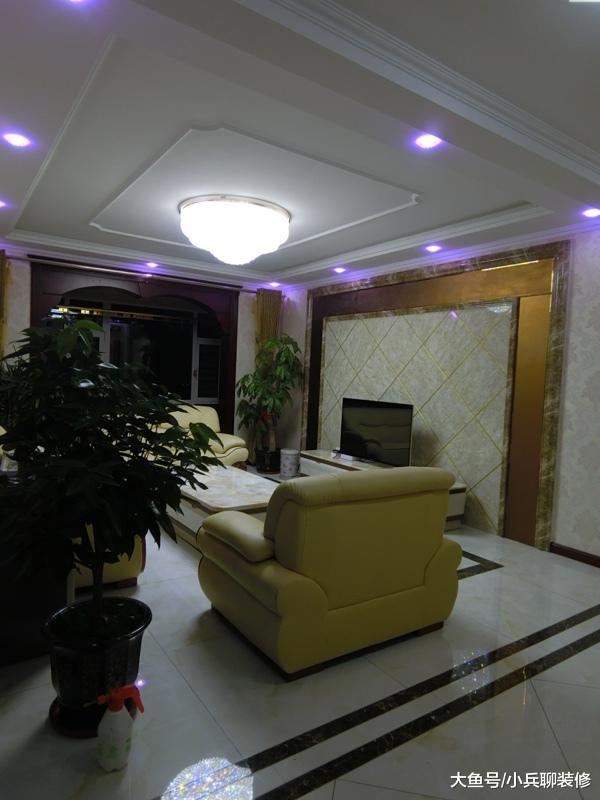 参观闺蜜的简欧宫廷风新房，玄关壁画好漂亮，餐厅展示柜太吓人！