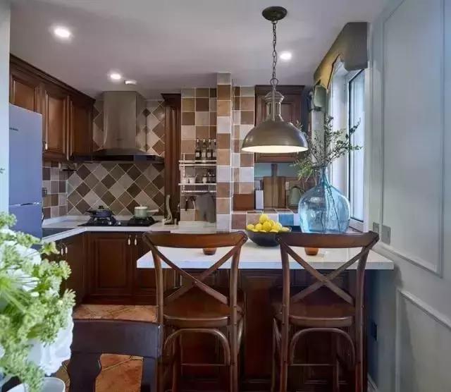 134平乡村美式三室两厅，用文化石打造的电视墙好粗犷！