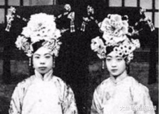 老太太把祖傳的金釵拿去鑒定，專家鑒定后驚呼，請問您父親是？