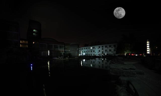 今年最后一次超级月亮