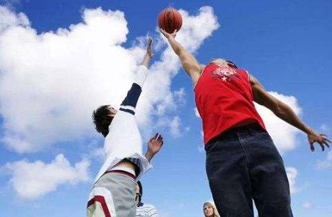 打篮球的男生“最帅”？这3个小习惯不愿意，大家相当嫌弃