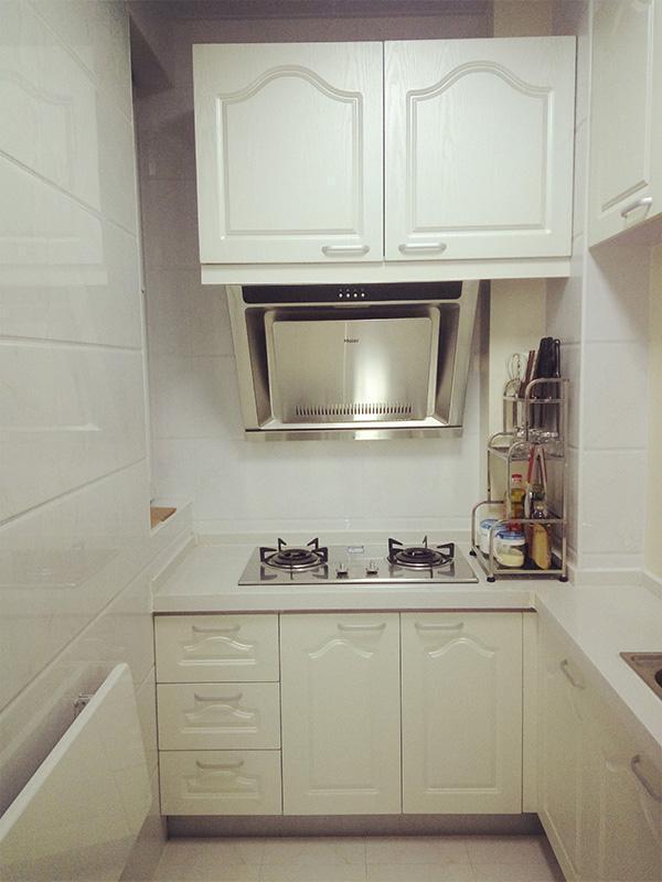 我家新房64平，把阳台和客厅打通做了一个榻榻米，一房秒变两房！