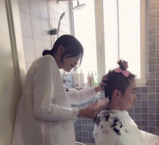 孙怡晒出自己住的豪宅，跟老公两人都是90后，却喜欢上红木家具