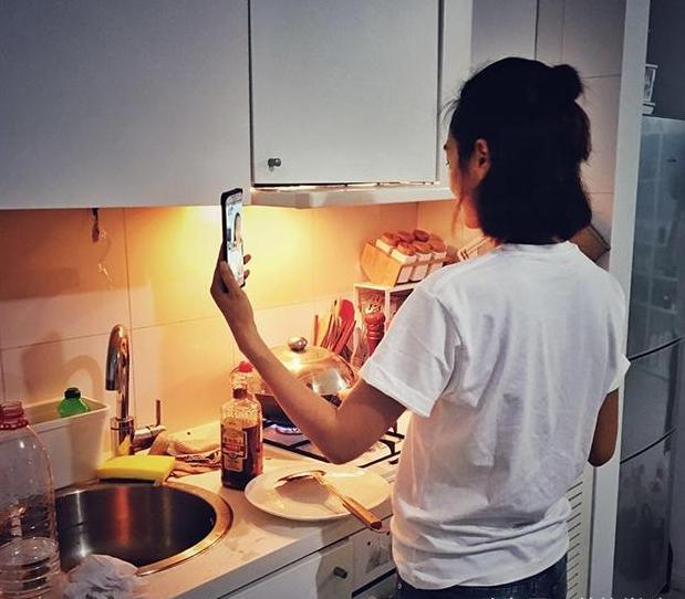 参观朱丹现实的豪宅，在家喜欢玩乐高积木，装修布置很豪华