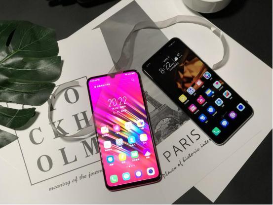 一场震撼的视觉盛宴！荣耀10青春版与vivo X23谁才是渐变色玩家？