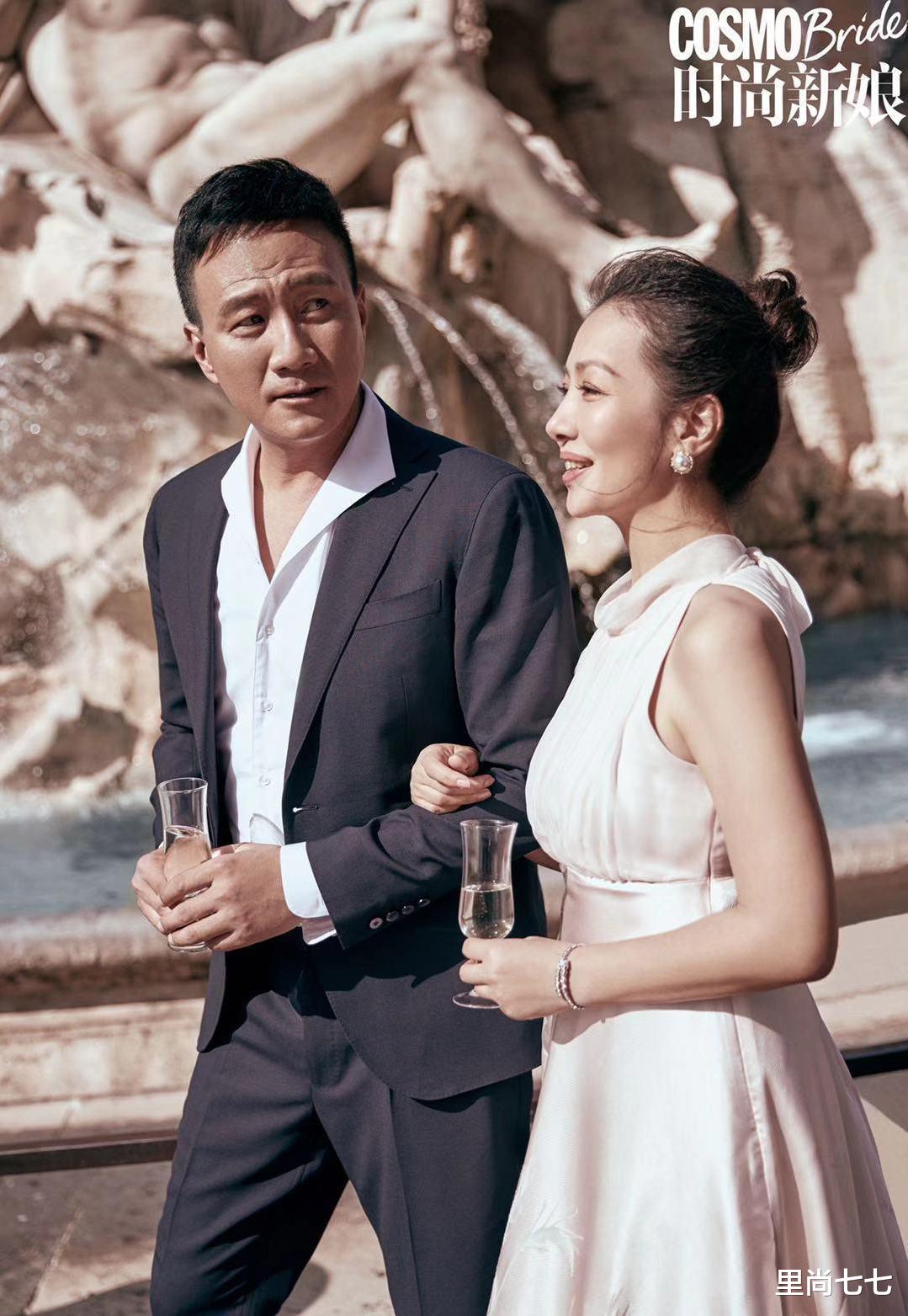 胡军一家四口拍婚纱,妻子妆后太惊艳,18岁女儿身高直逼190