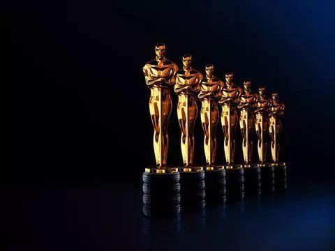 金盾頂美丨不懂電影的文案不是好的馬屁精！