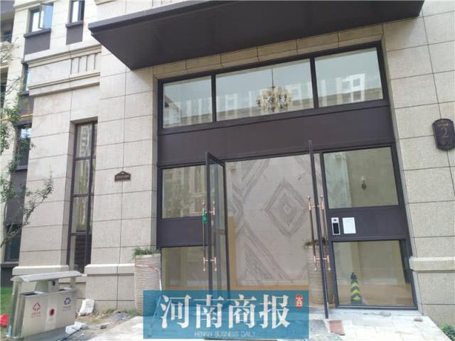 新房刚交付入户门厅就下沉，还出现多处裂痕！开发商回应