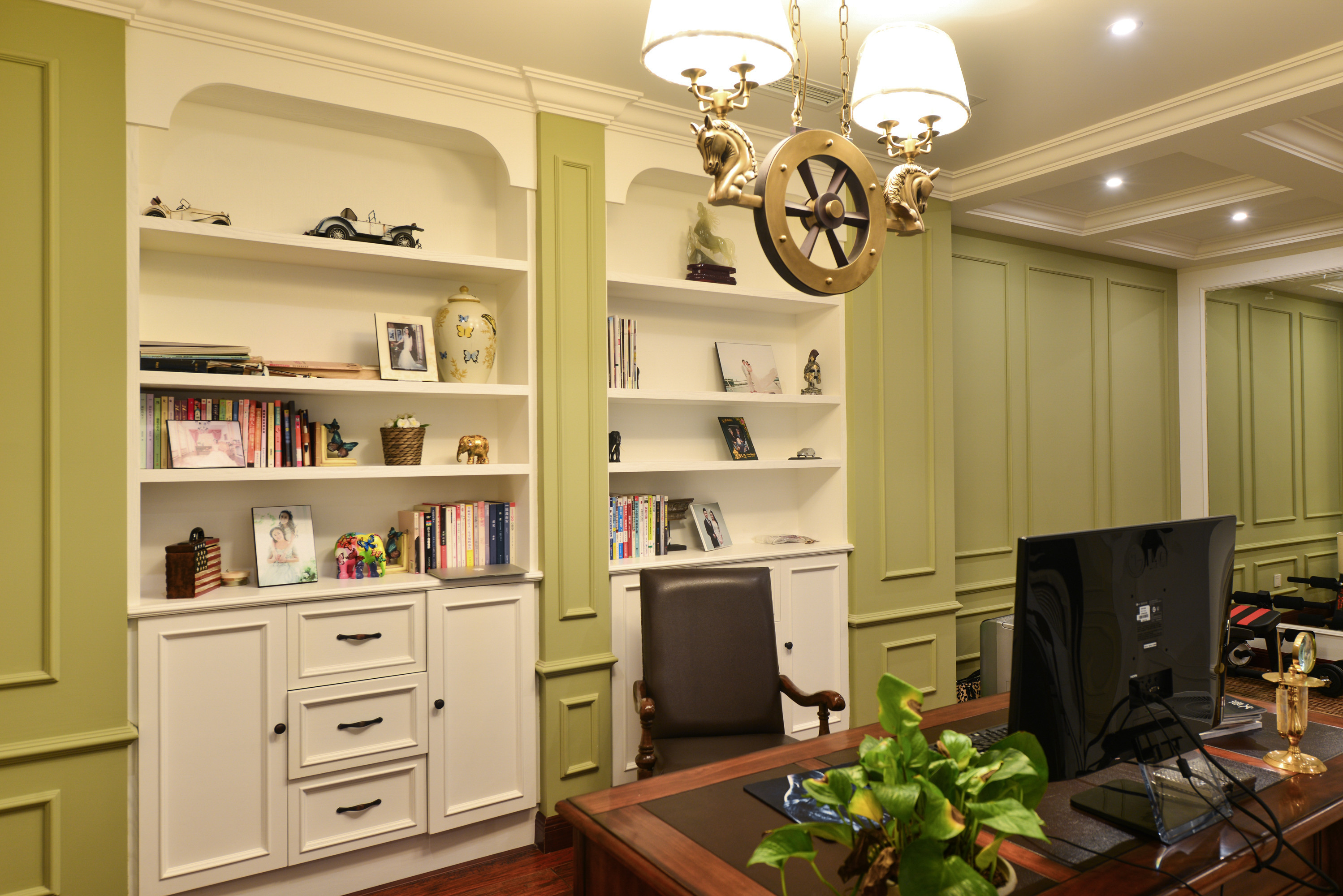 一个时尚又不缺美感的美式风别墅装修，厨房的设计更是迷人！