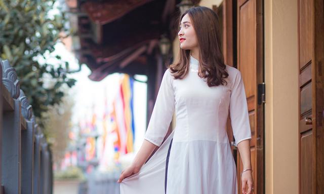 继母庆生，妻假装孝顺送礼一万，6岁儿子说漏一事我六年婚姻到头