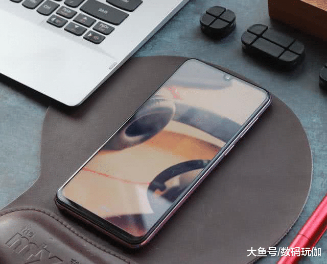 3月手机市场炸开锅，然只想要最后一款！