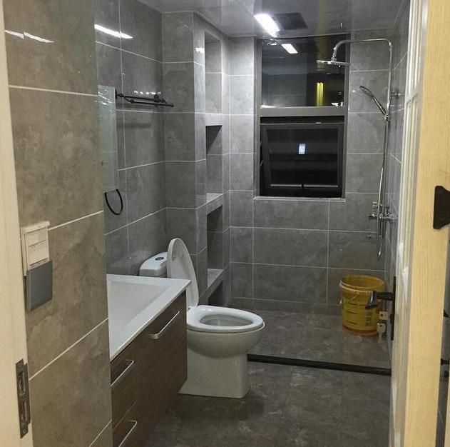 老公非要在客厅砌“一堵墙”，看了装出来的效果，我由衷赞叹真实用