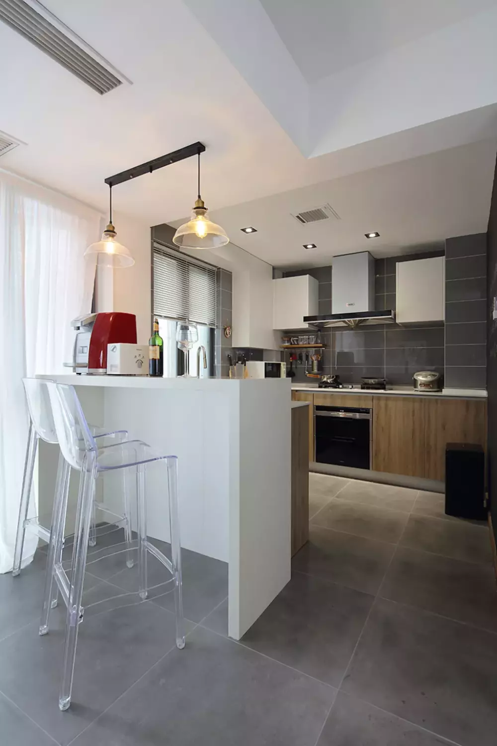 147平的現代風復式大宅，樓上的大露臺可真讓人羨慕