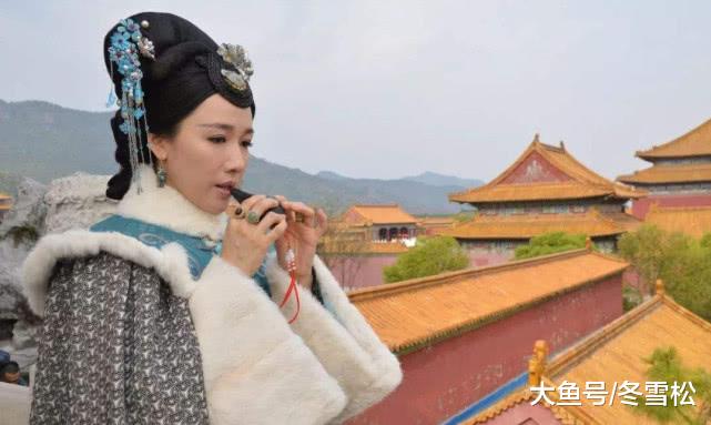 和珅死后,后代本应被杀死,但这个女人幸存下来,受到三位皇帝的青睐。