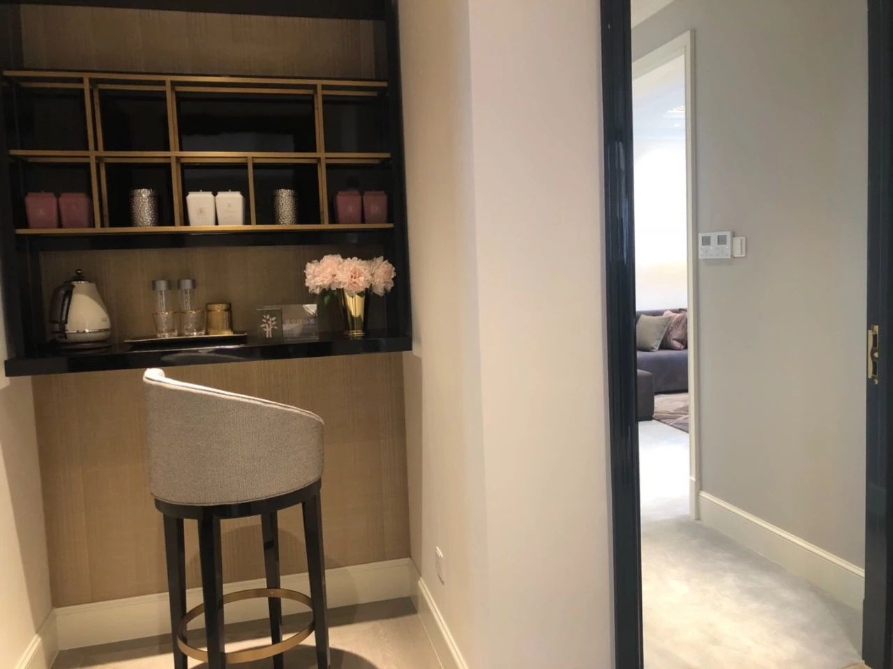 躺在浴缸里看江！一盏灯10多万，揭秘岛尖2000万豪宅