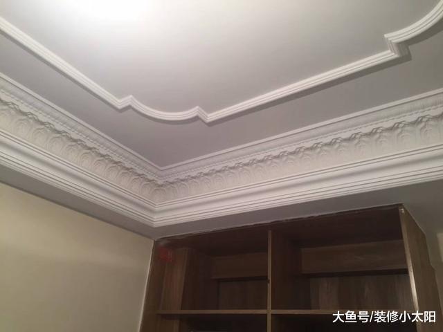 家里别再装传统吊顶了，现在盛行用这种代替，后悔发现晚了