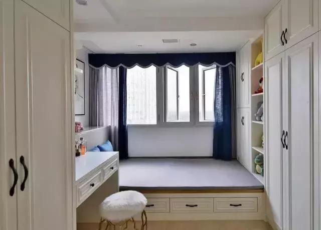 其实家里这些小空间也能打造一个时尚衣帽间，后悔知道太晚了