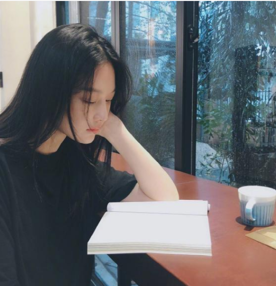 张馨予住的豪宅曝光，普通人一辈子都住不起，装修太高档了