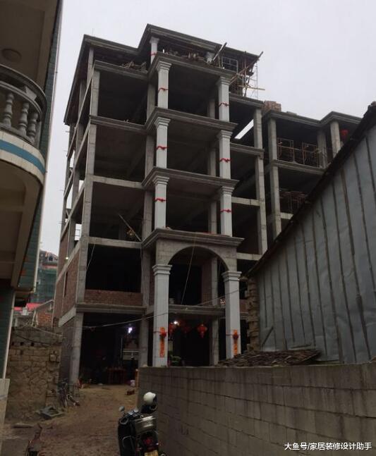 光是一对罗马柱就要2万，福建土豪建房就是喜欢比一比、斗一斗