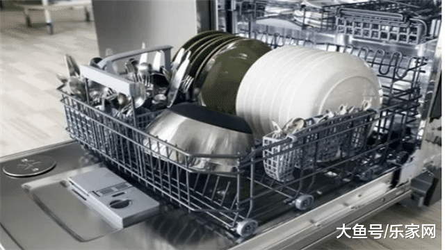 小破房子精裝修，瞬間升值50萬！有錢人都要買我房子！