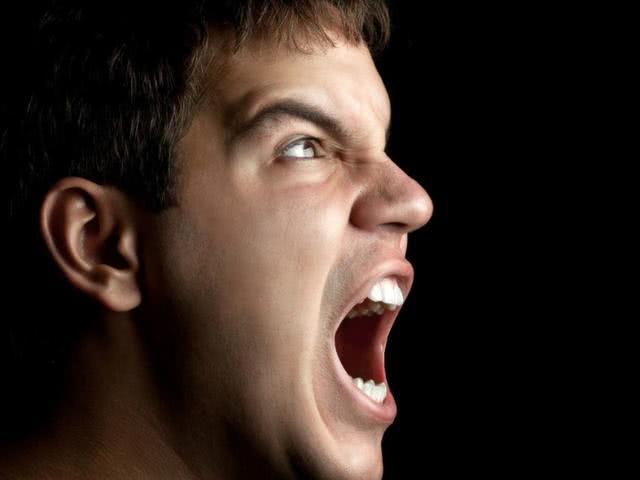 高血压|45岁男子突然昏迷，两小时离世，高血压者，饭后3件事要避免！