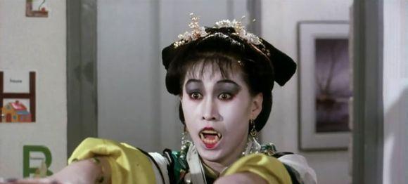 林正英的"御用女僵尸",卸妆后美艳逼人,今63岁熟女韵味抑制不住 - 携