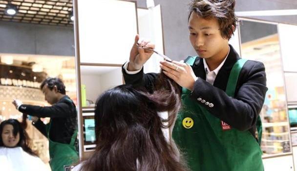 漢族人：正月不剃頭，剃頭死舅舅？這么荒誕的說法，為何有人信？