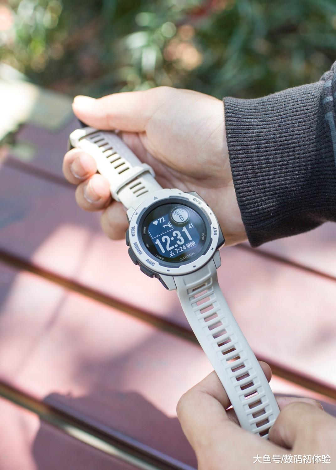 穿戴体验极佳：功能齐全、外观硬朗的智能运动手表GARMIN Instinct 体验