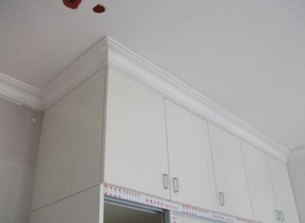 卧室如果做定制衣柜，切记要让工人多做“一条线”，老木工都懂