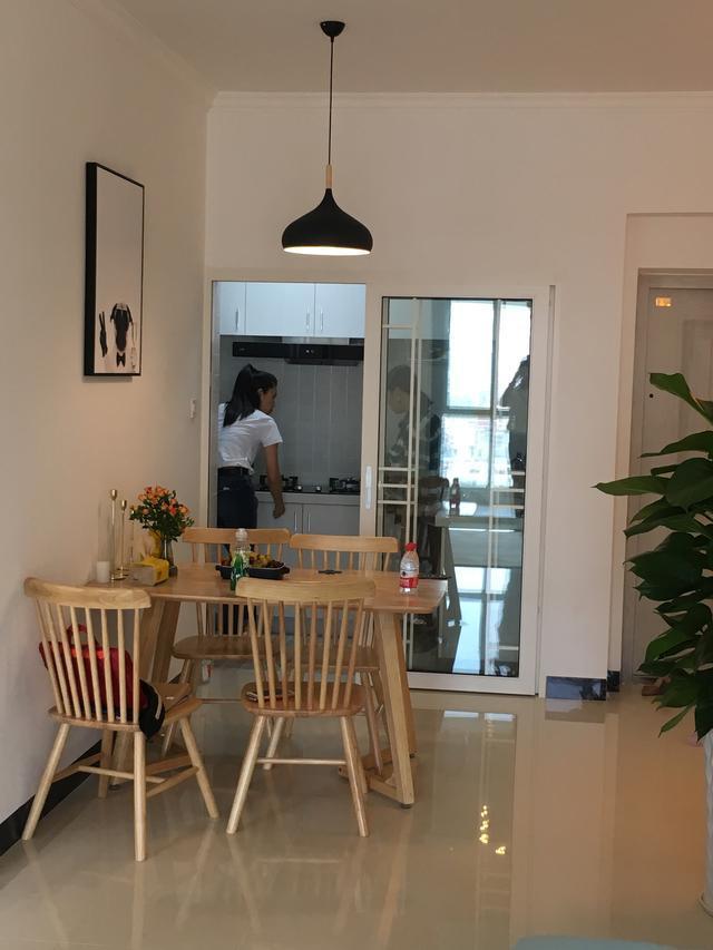 终于搬进了68平温馨小家, 花了5W, 餐厅巴掌大, 邻居都羡慕晒晒!