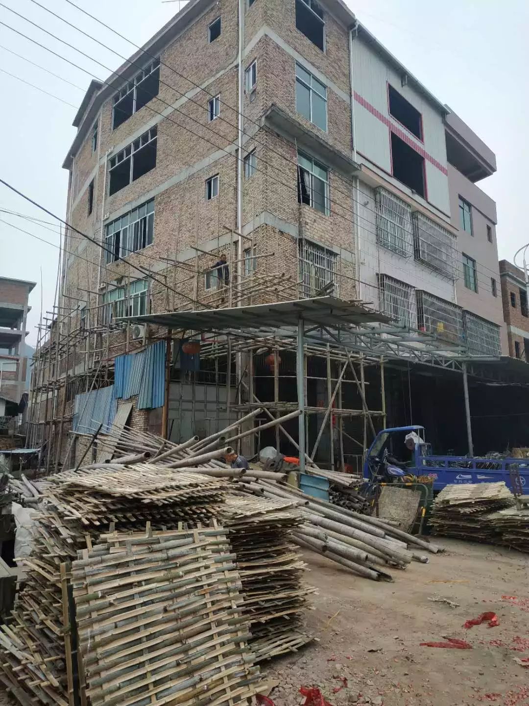 “新房林立”泉州池店403栋裸房整治搭架，占总数90%以上！