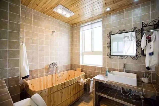 头一次见卫生间瓷砖这么贴，太漂亮了，朋友都抢着来他家上厕所