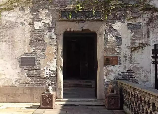 一年接待1000万人，净赚6个亿！从小破村到世界名片，他用了20年