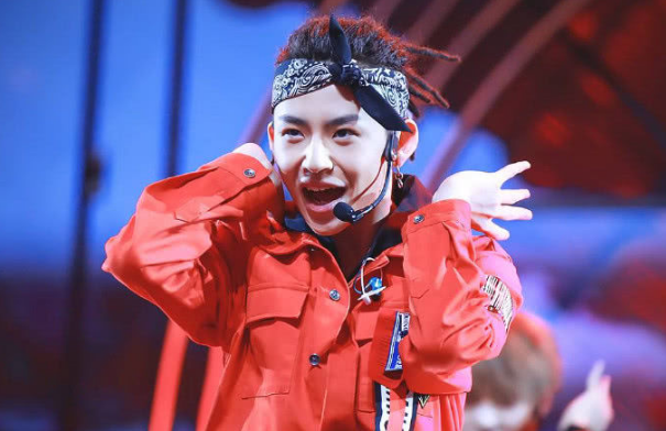 “一个人养活公司”的4位爱豆，陈立农上榜，而他连MV都自己剪