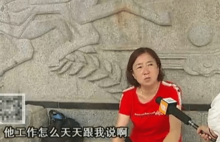 史上最强霸房者！房门换了直接住谁赶也不走，受害者：她已经抢5套房了