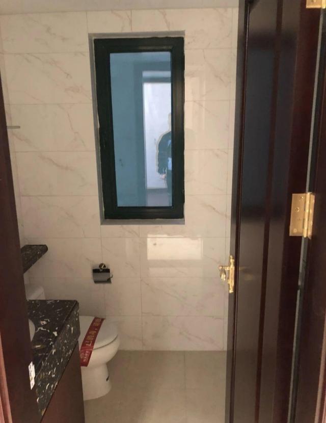 图省事买126㎡精装房，效果如何？朋友吐槽：买精装房的胆都大！
