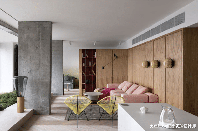 承重柱變隔斷柱，木板成電視墻，合肥110㎡的房子設計，真是創意滿滿
